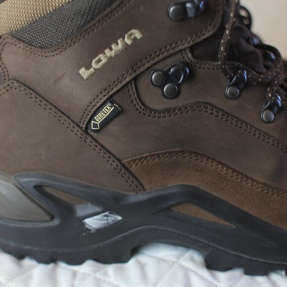 Hiking Boot - Iowa Renegade Mid-wide size 9 men's - Picture 2 of 7